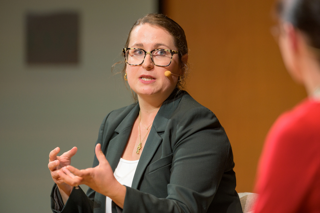 On Oct. 26, journalist Nora Kelly Lee, a UD alumna, discussed her political journalism career with Dr. Lindsay Hoffman, director of the National Agenda speaker series.